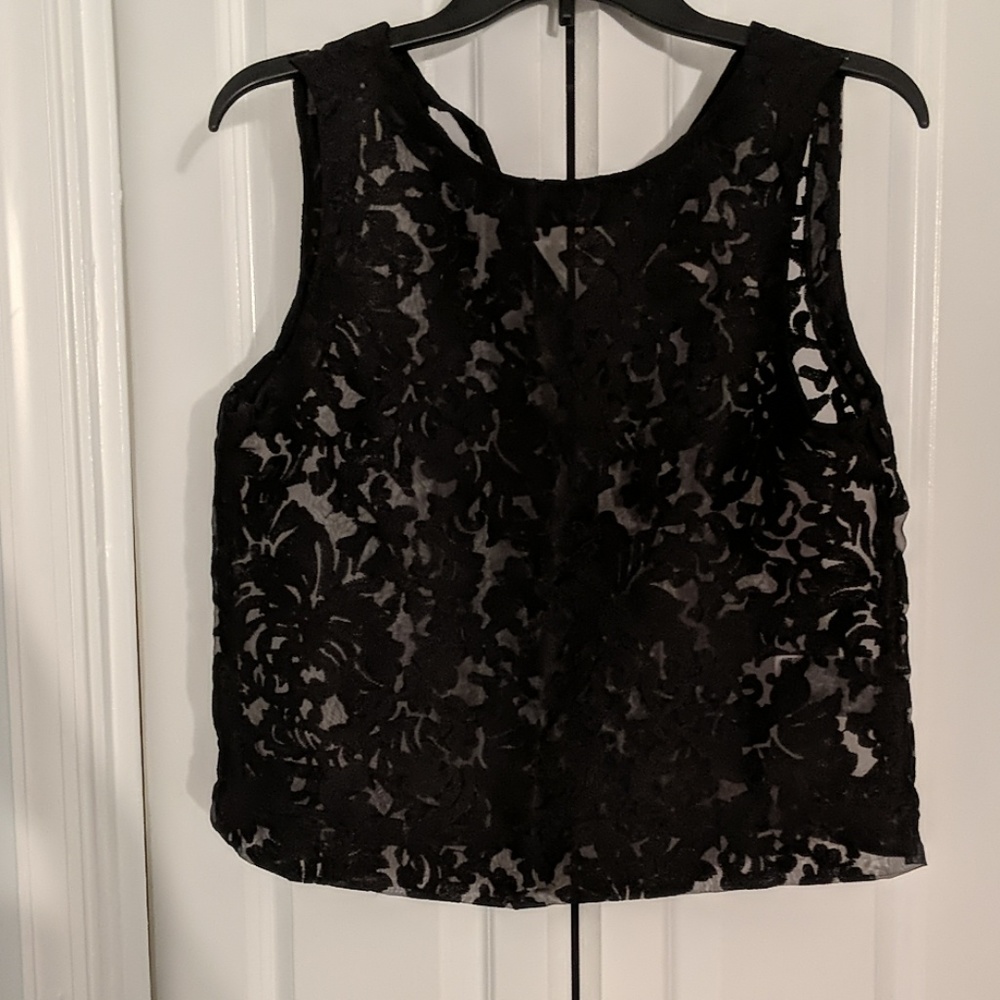 Woman's black top